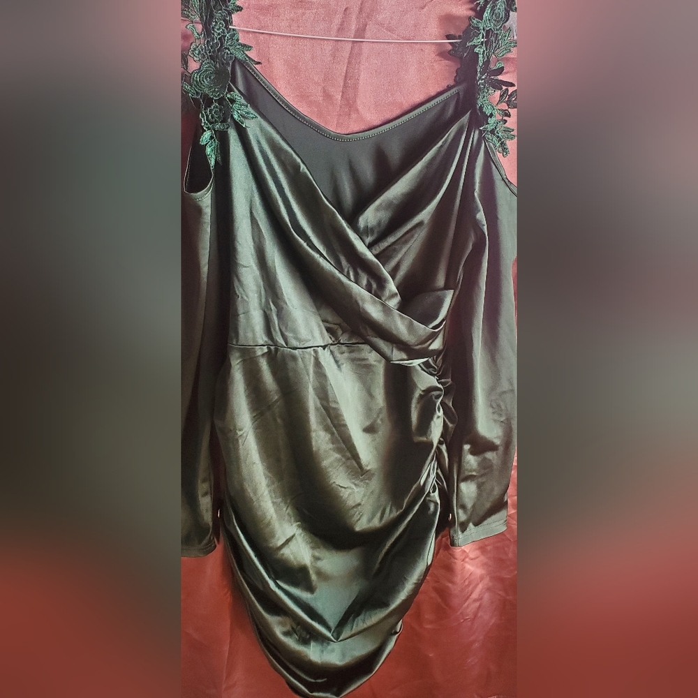 Elegant Green Emerald Satin Cold-Shoulder Dress From Shein Size XL NWOT